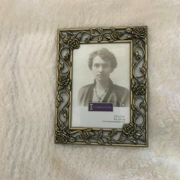 Frame Ornate Goldtone 5 X 3.5 inside/Floral Scroll - Picture 1 of 3